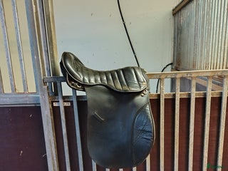 Sadlar hästutrustning till salu: Islands sadel i Gamleby - Annons 1
