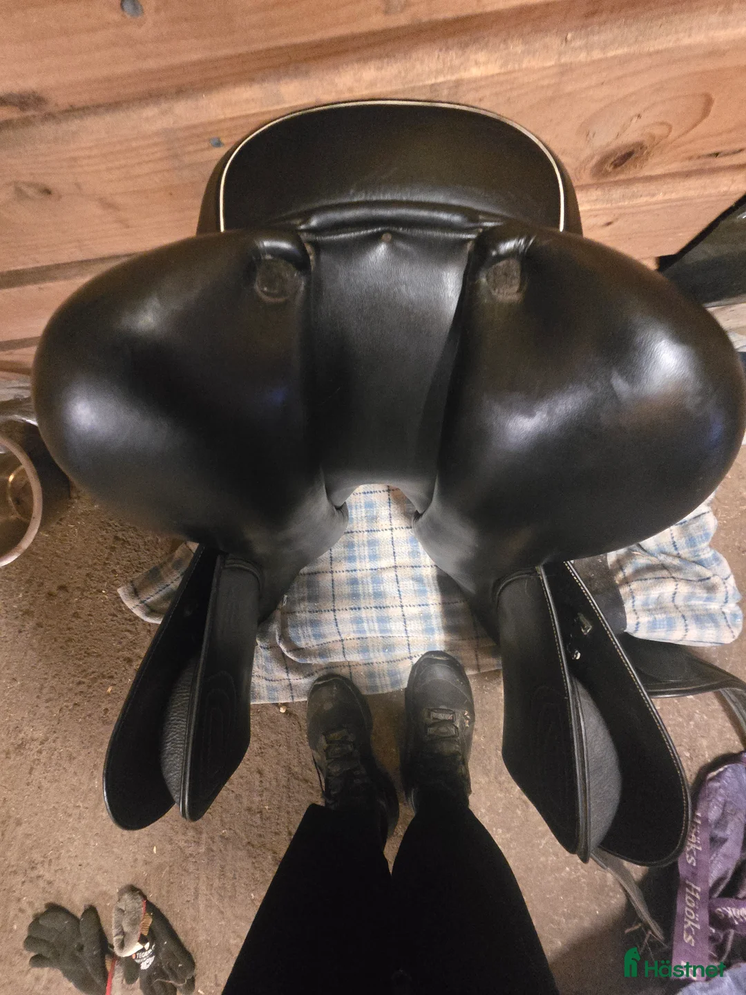 Sadlar hästutrustning till salu: Lippo Allegria svart  17/29 i fint skick i Skövde - Annons 2