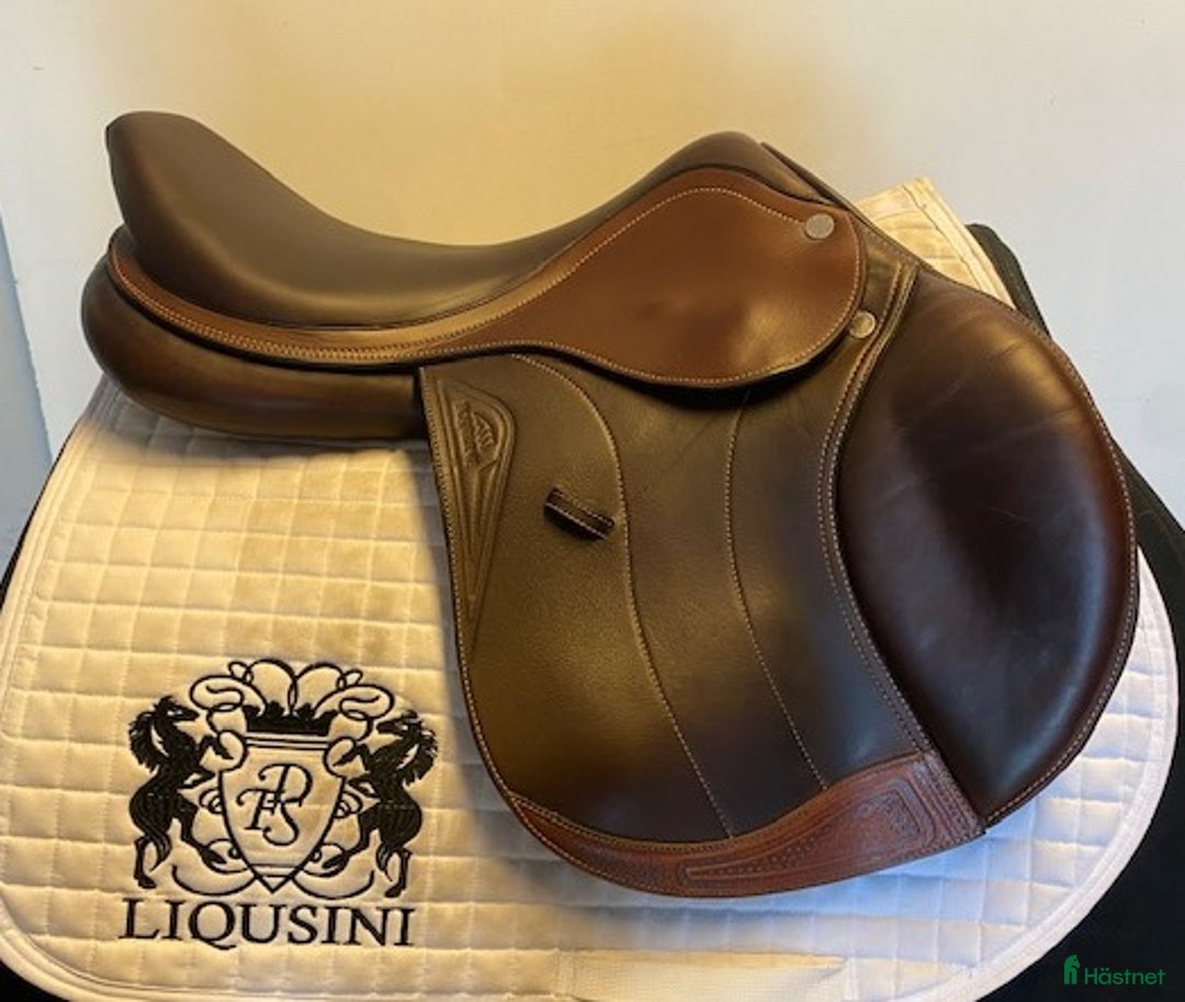 Sadlar hästutrustning till salu: Hoppsadel Equiline E4 i Uppsala - Annons 1