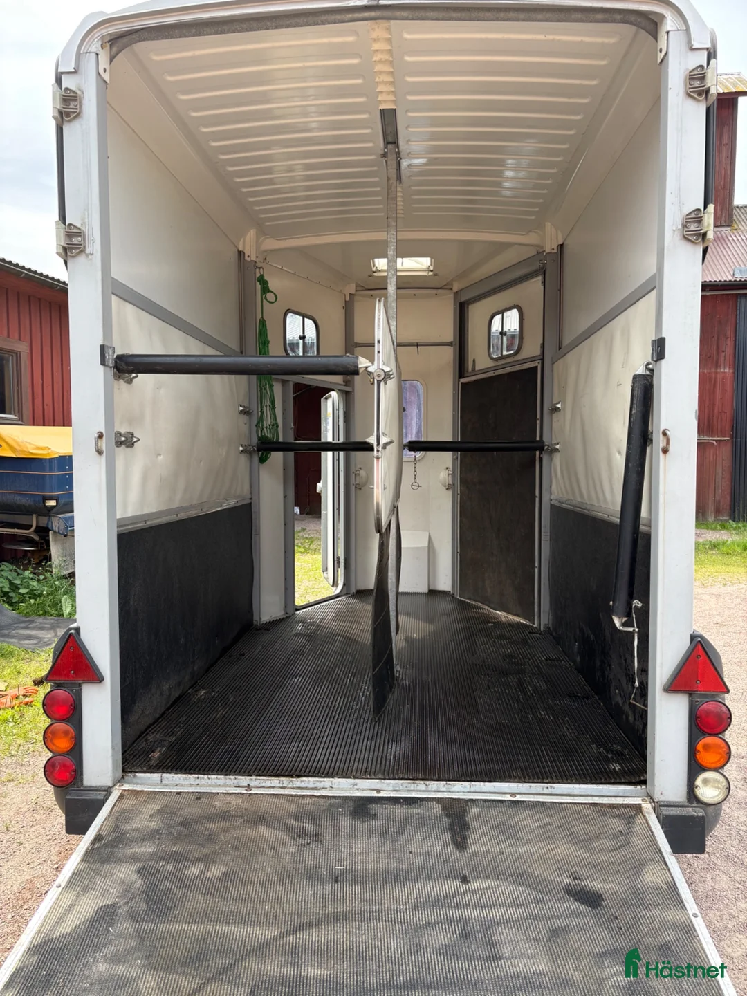 Hästtransporter  fordon & transport till salu: Svart Ifor Williams med fronturlastning - Annons 5
