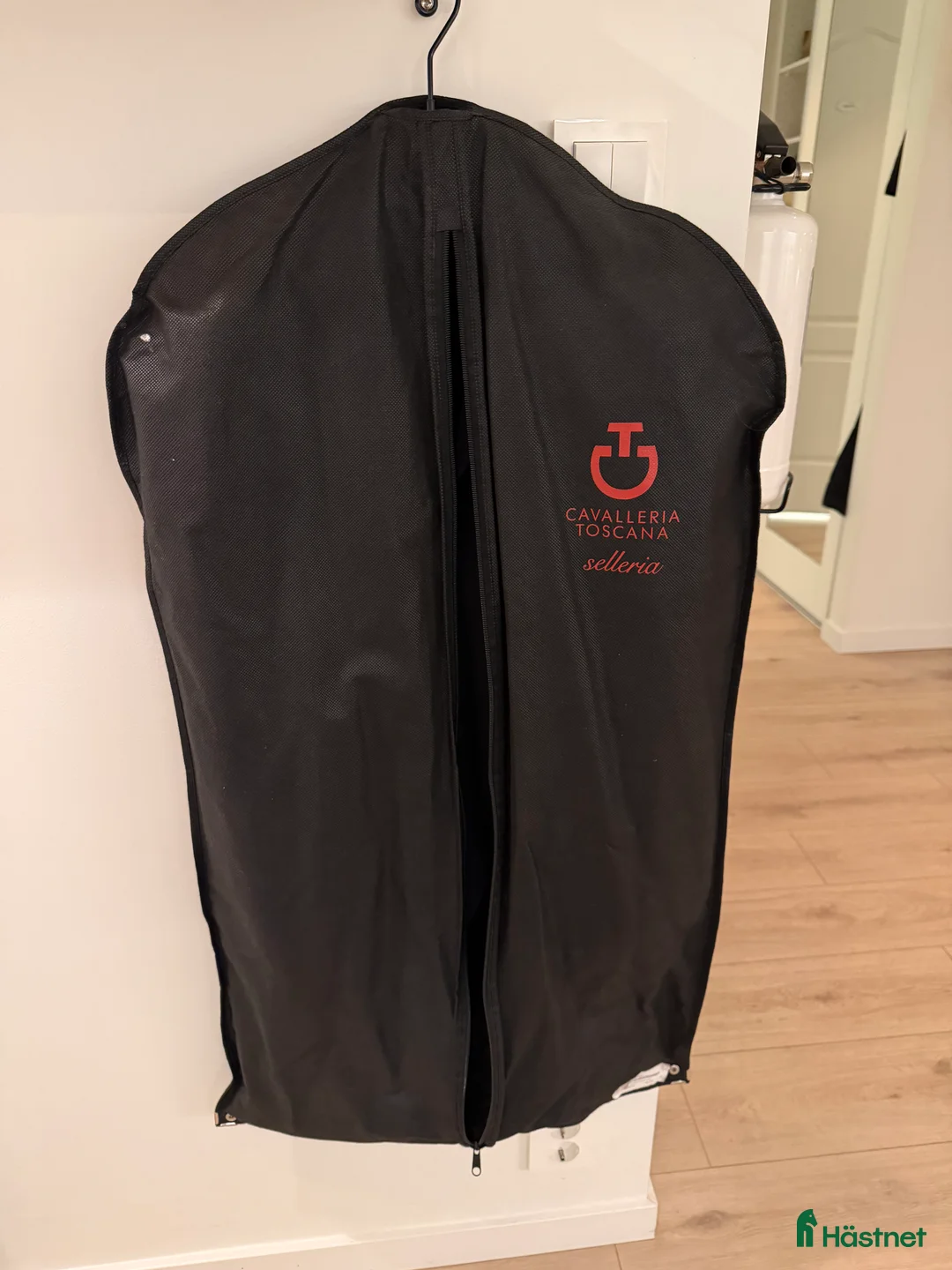 Jackor & Kavajer ryttarutrustning till salu: Tävlingskavaj Cavallerina Toscana i Upplands Väsby - Annons 4