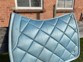 Schabrak & Vojlockar hästutrustning till salu: Ljus blå schabrak i Molkom - Annons 1