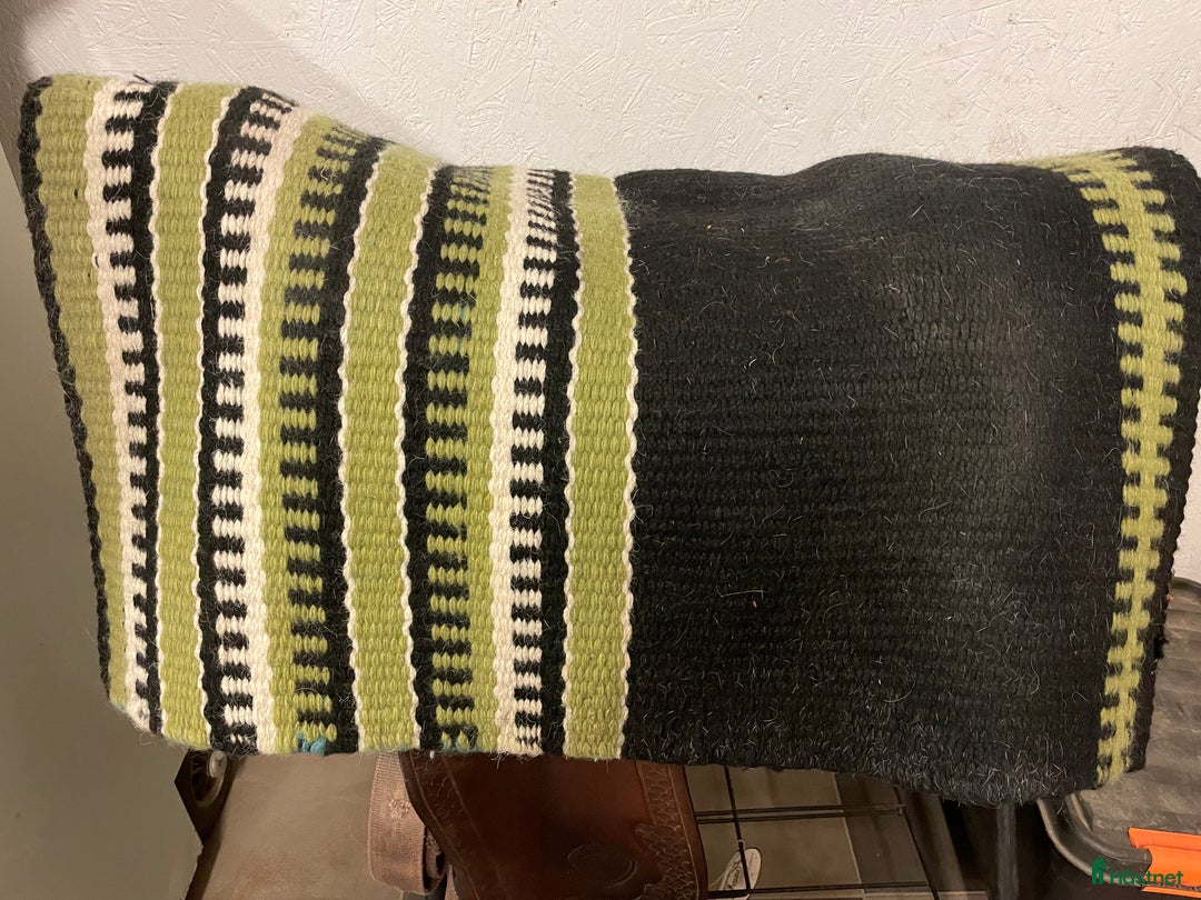 Schabrak & Vojlockar hästutrustning till salu: Westernfilt i Karlstad - Annons 2