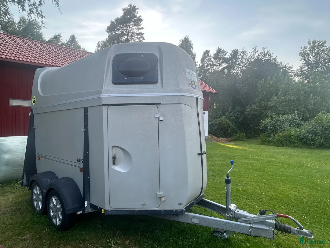 Hästtransporter  fordon & transport till salu: Rejält släp  i Falun - Annons 1