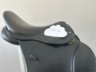 Sadlar hästutrustning Svart Morris and Nolan i fint skick - Annons 1