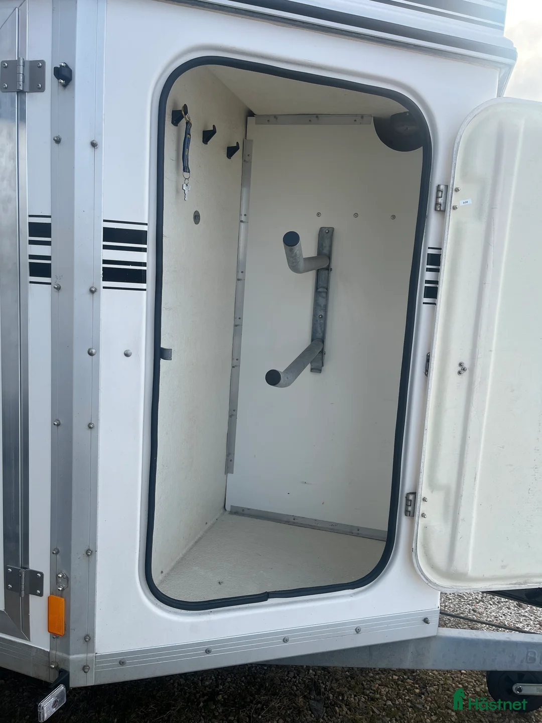 Hästtransporter  fordon & transport till salu: Boj Bravo 220SEH Renoverad med momsavdrag  i Klippan - Annons 4