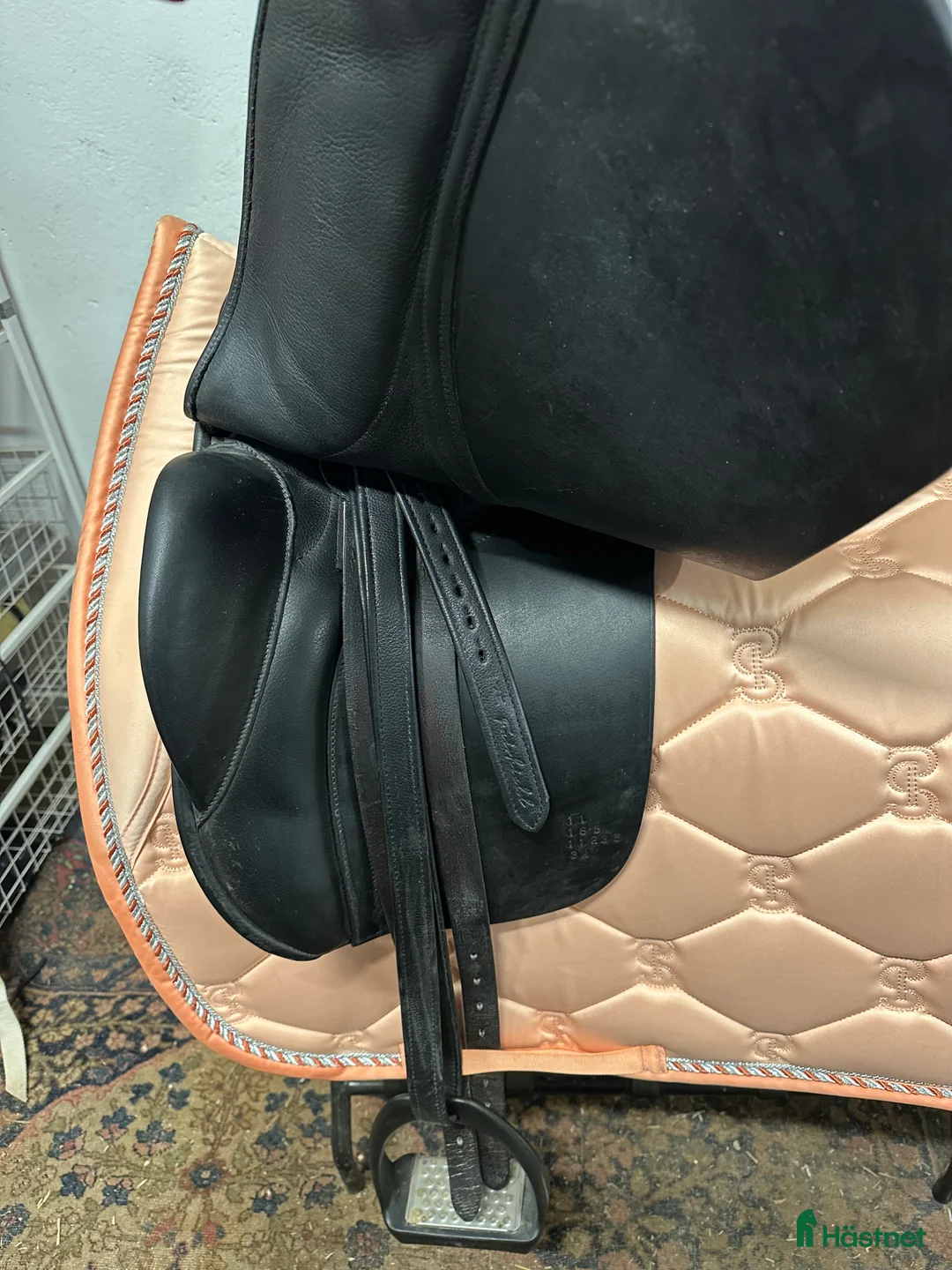 Sadlar hästutrustning till salu: Morris & Nolan Dressyr 16,5 - Annons 2