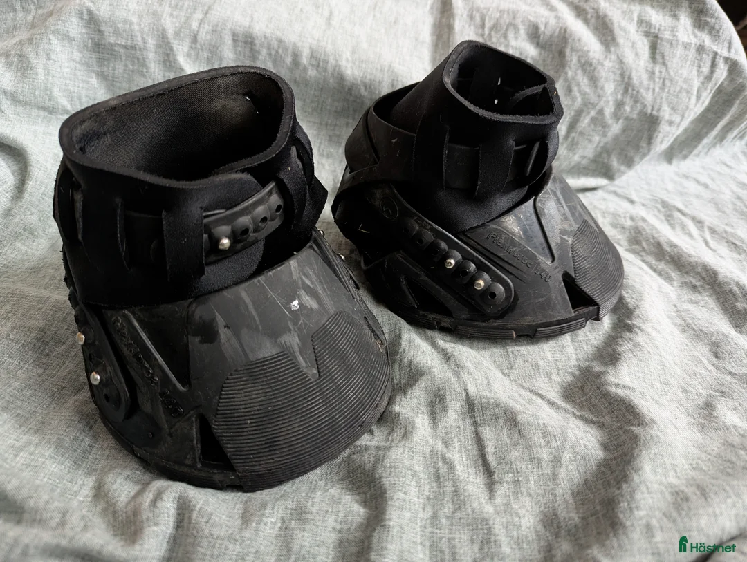 Övrig Hästutrustning hästutrustning till salu: Flex Hoof boots 140 i Trångsund - Annons 1