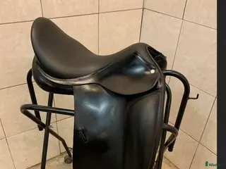 Sadlar hästutrustning Amerigo dressyrsadel i Örebro - Annons 3