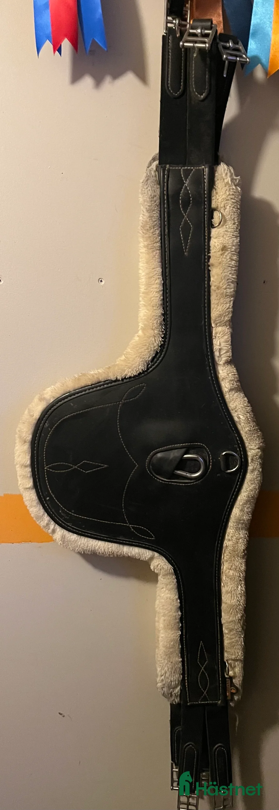 Sadeltillbehör hästutrustning till salu: Kentucky sadelgjord med fårskinn i Mjölby - Annons 2