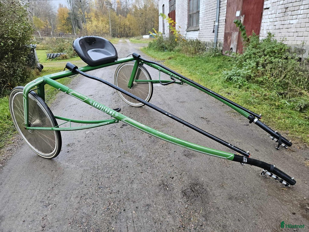Travsulkys trav till salu: Grafströms tävlingssulky  i Hallstavik - Annons 2