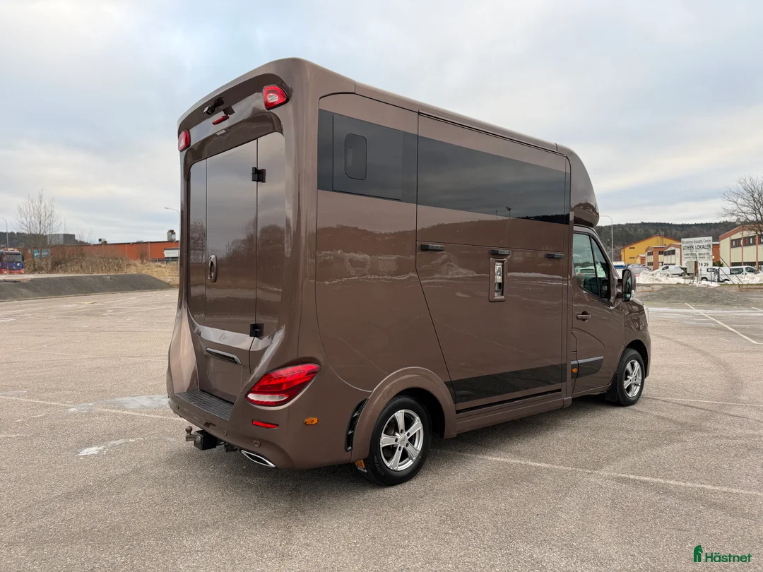 Hästlastbilar  fordon & transport till salu: Nybyggd Hästbuss med V-Galler i Partille - Annons 4