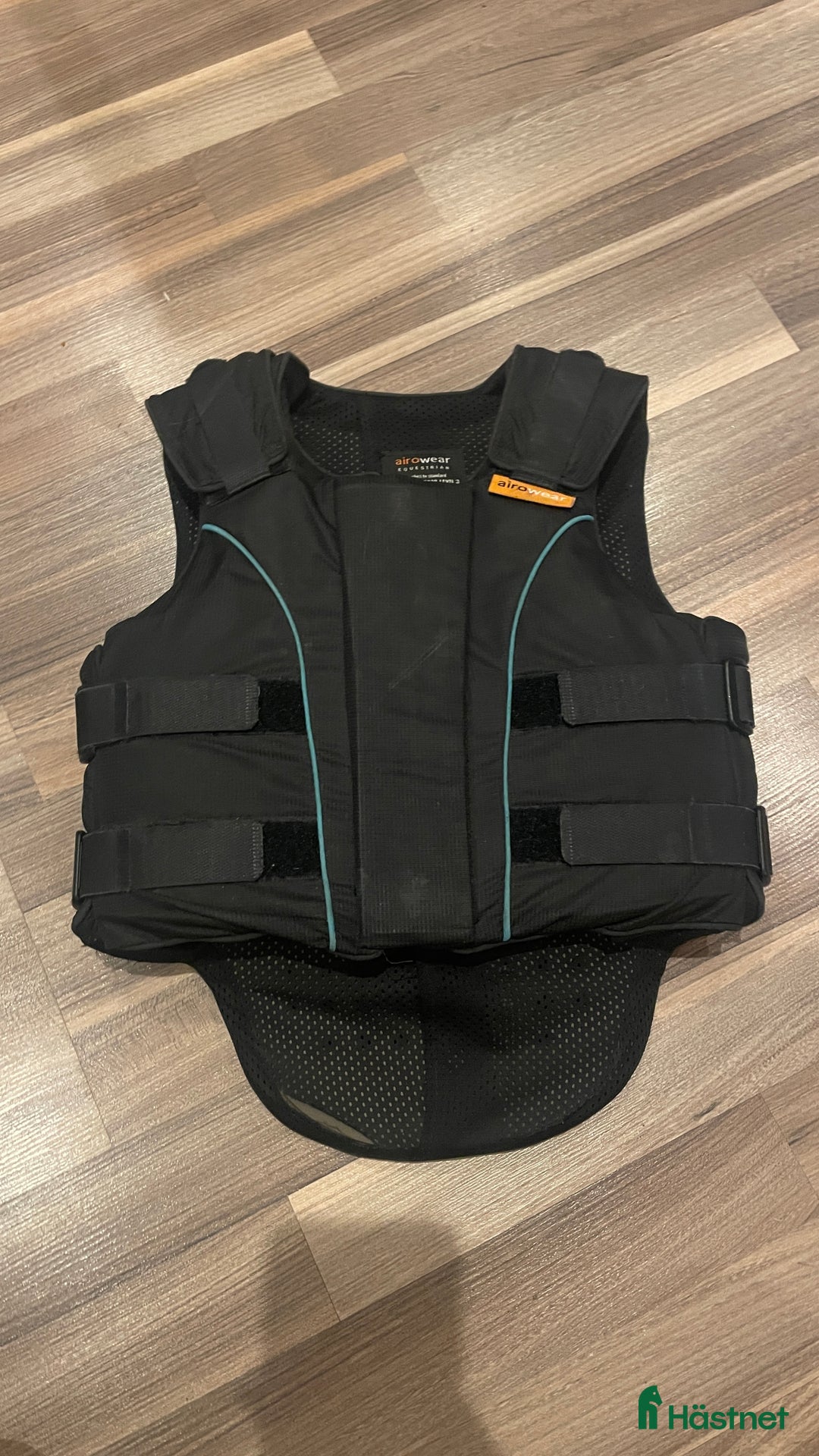 Säkerhetsvästar ryttarutrustning till salu: Fin säkerhetsväst i Huddinge - Annons 1