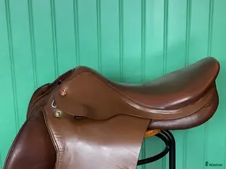 Sadlar hästutrustning till salu: Prestige Golden star flatbackssadel - Annons 2