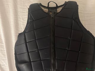 Säkerhetsvästar ryttarutrustning till salu: Fin väst från RS i Gävle - Annons 1