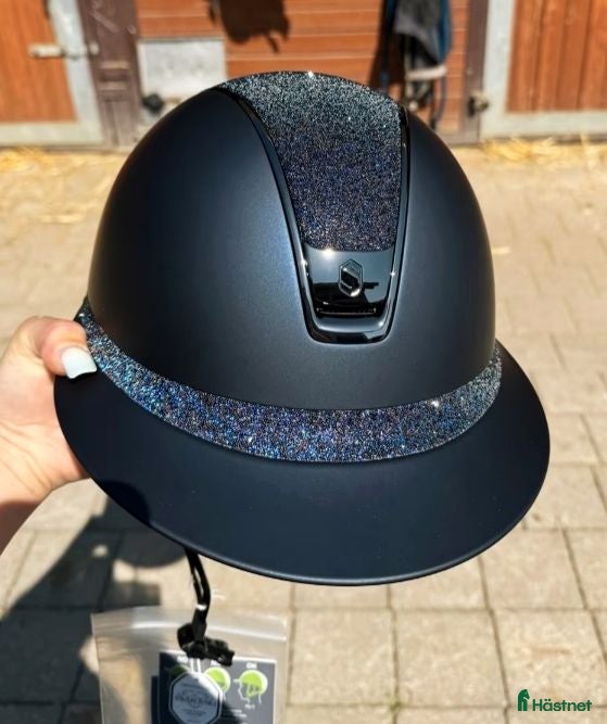 Hjälmar ryttarutrustning till salu: Miss Shield shadowmatt Mörkblå - Annons 2