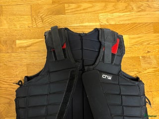 Säkerhetsvästar ryttarutrustning till salu: Crw ridväst i Farsta - Annons 19