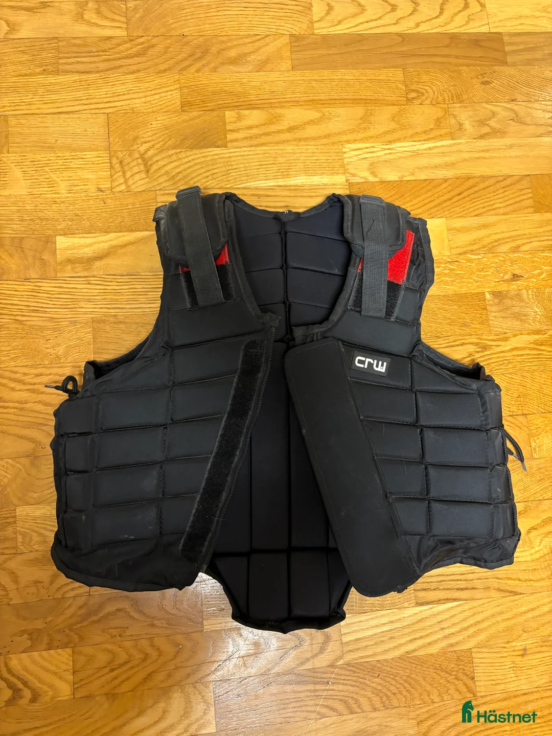 Säkerhetsvästar ryttarutrustning till salu: Crw ridväst i Farsta - Annons 1