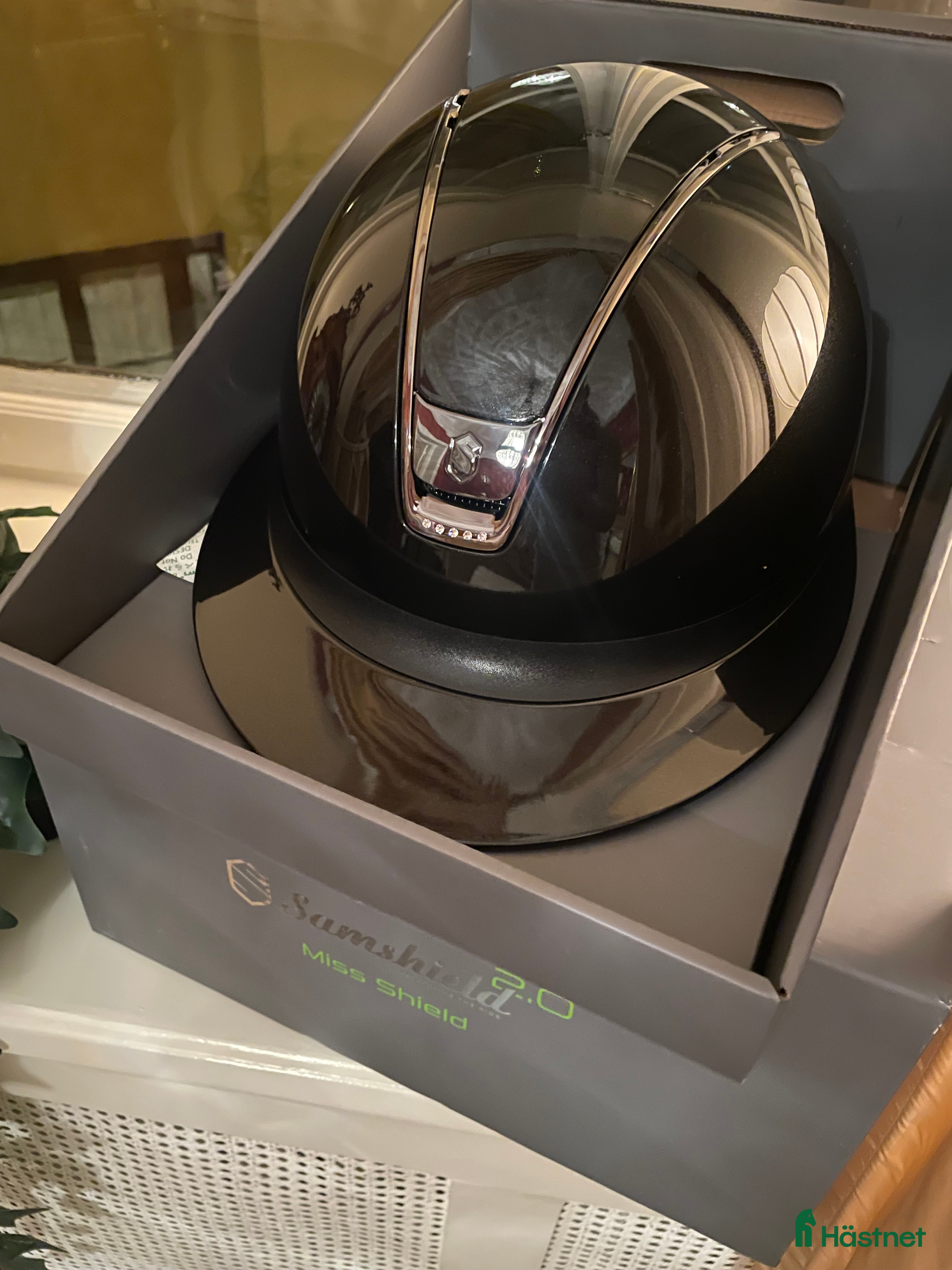 Hjälmar ryttarutrustning till salu: Nyinköpt Samshield Miss shield Storlek L i Stockholm - Annons 11
