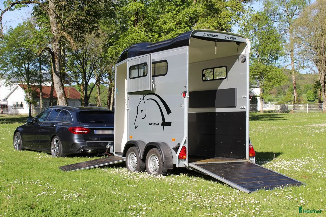 Hästtransporter  fordon & transport till salu: Transport för 1,5 häst med fronturlastning - Annons 4