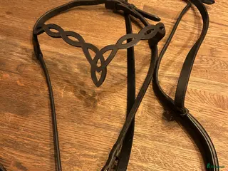 Träns hästutrustning Hrimnir huvudlag Hertige D engelsk nosgrimma - Annons 1