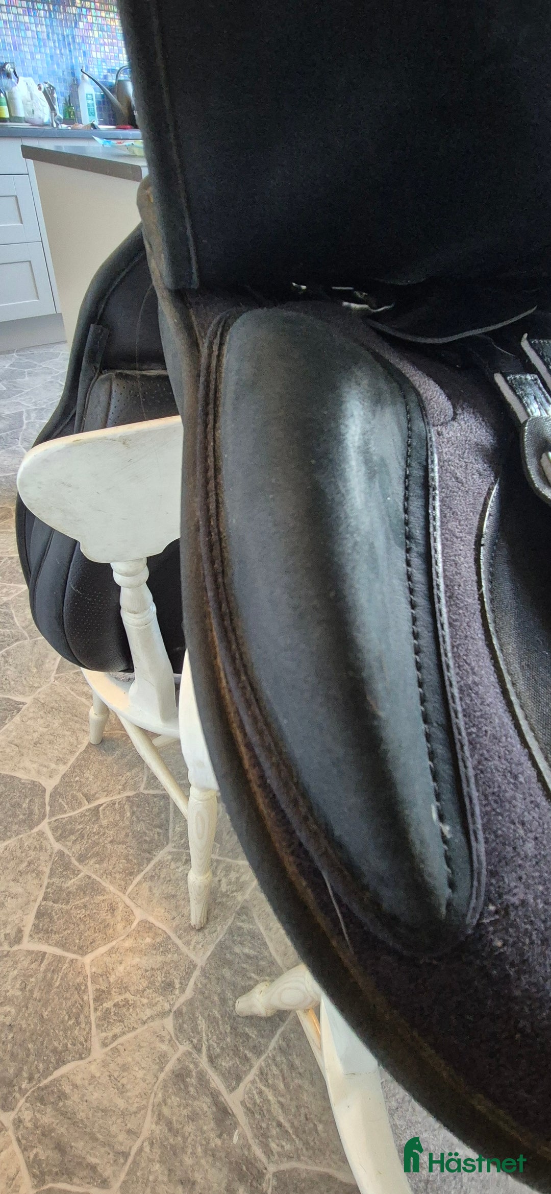 Sadlar hästutrustning till salu: Sadel för hästar med hög manke i Fagersta - Annons 4
