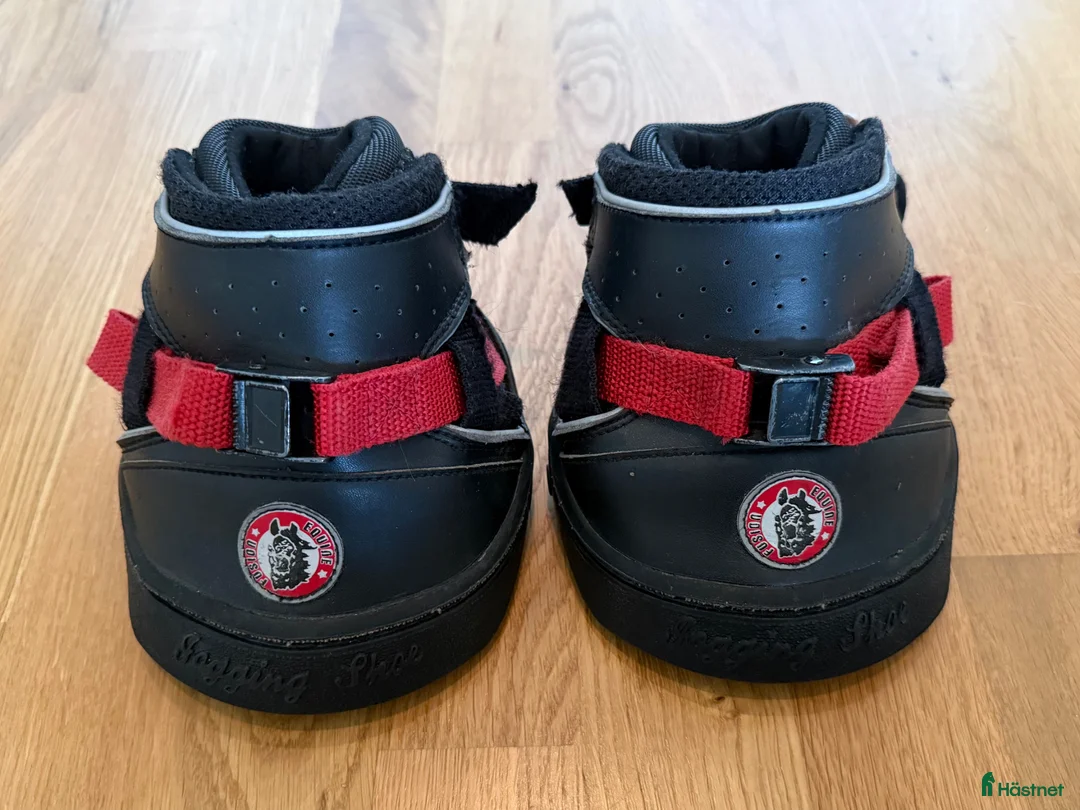 Övrig Hästutrustning hästutrustning till salu: Equine fusion Ultra hovboots strl 13S - Annons 1