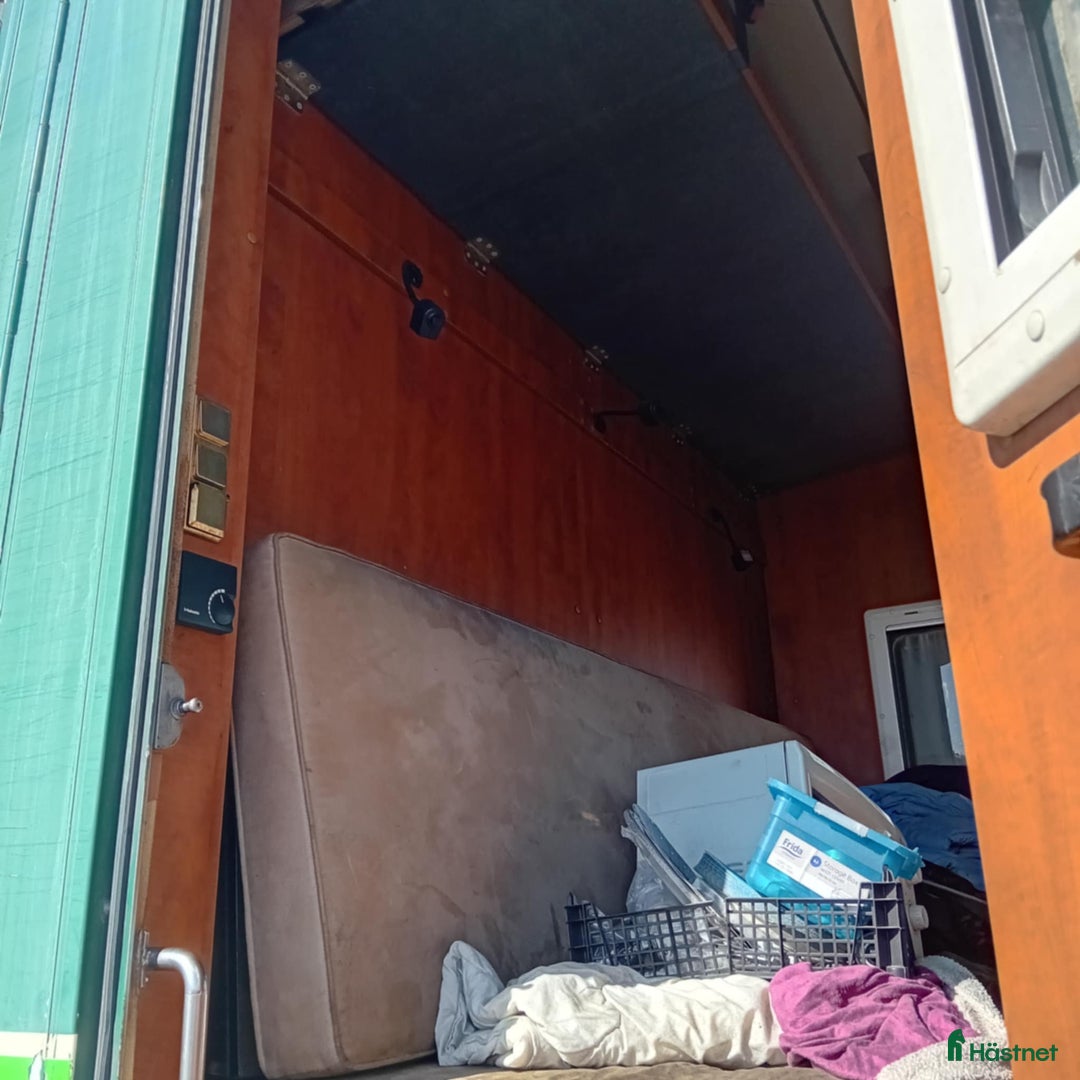 Hästlastbilar  fordon & transport till salu: Scania med flexibel inredning  i Teckomatorp - Annons 14