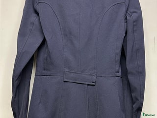 Övrigt Ridkläder ryttarutrustning till salu: Dressyrfrack Animo Italiensk 38a i Nynäshamn - Annons 1