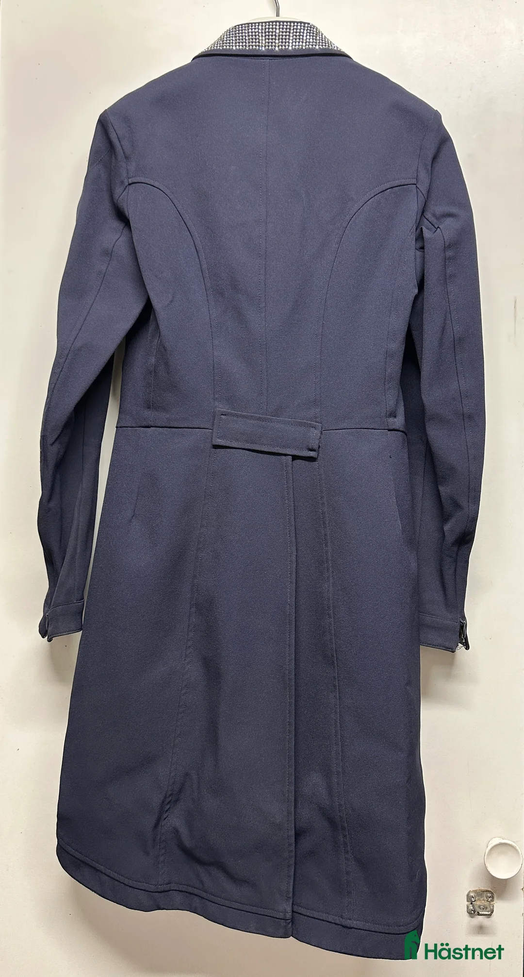 Övrigt Ridkläder ryttarutrustning till salu: Dressyrfrack Animo Italiensk 38a i Nynäshamn - Annons 1