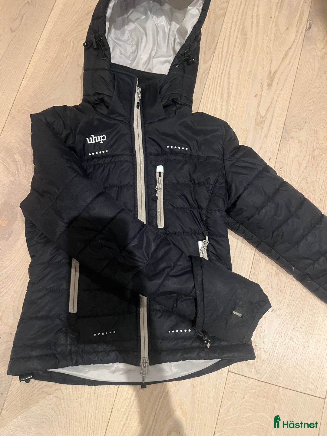 Jackor & Kavajer ryttarutrustning till salu: Uhip jacka i Bromma - Annons 1