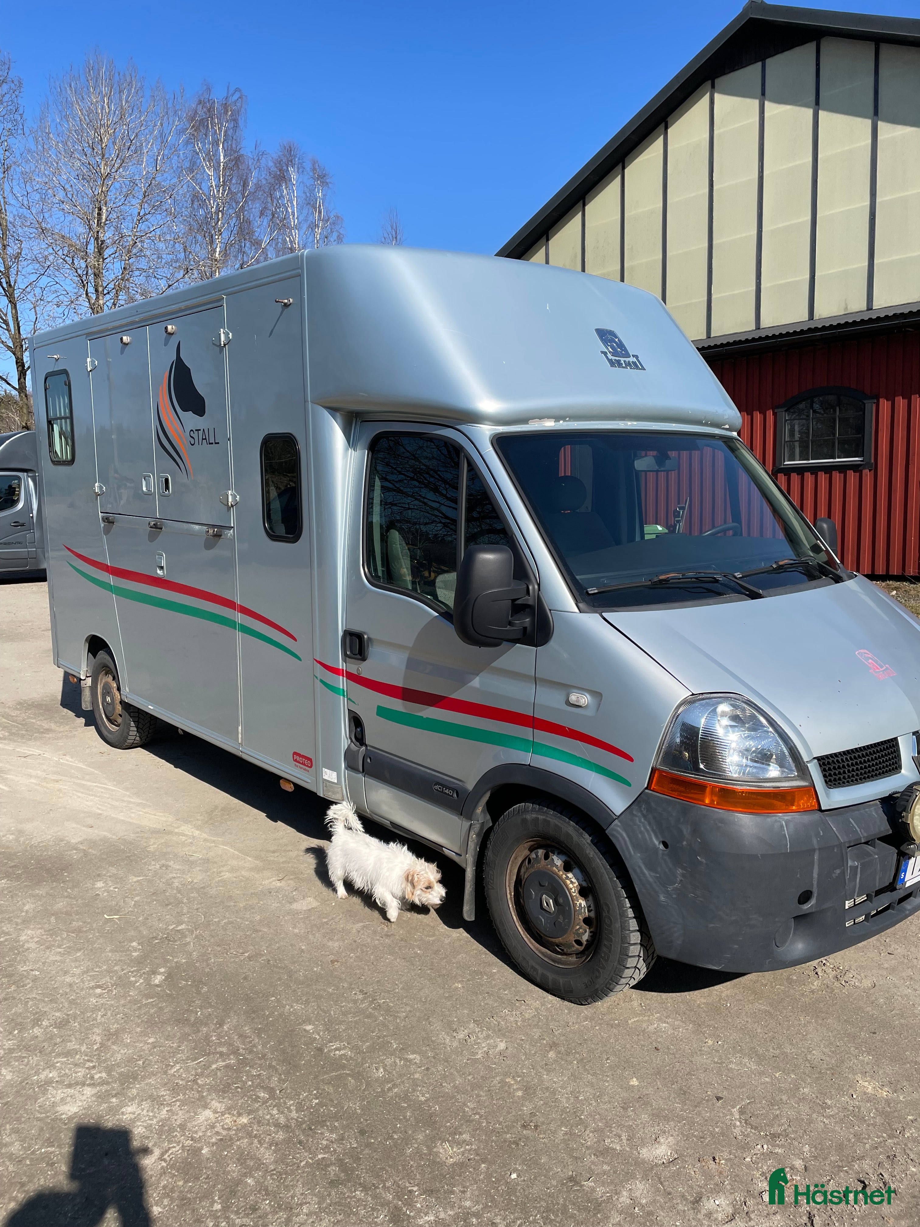 Hästlastbilar  fordon &amp; transport till salu: Renault Master Theahult - Hästlastbil B-korts  i Herrljunga - Annons 1