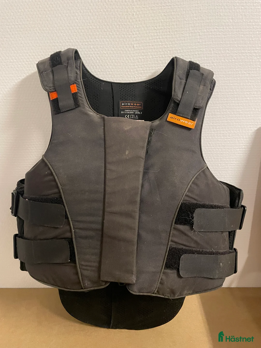 Säkerhetsvästar ryttarutrustning till salu: Ridväst  i Nyköping - Annons 1
