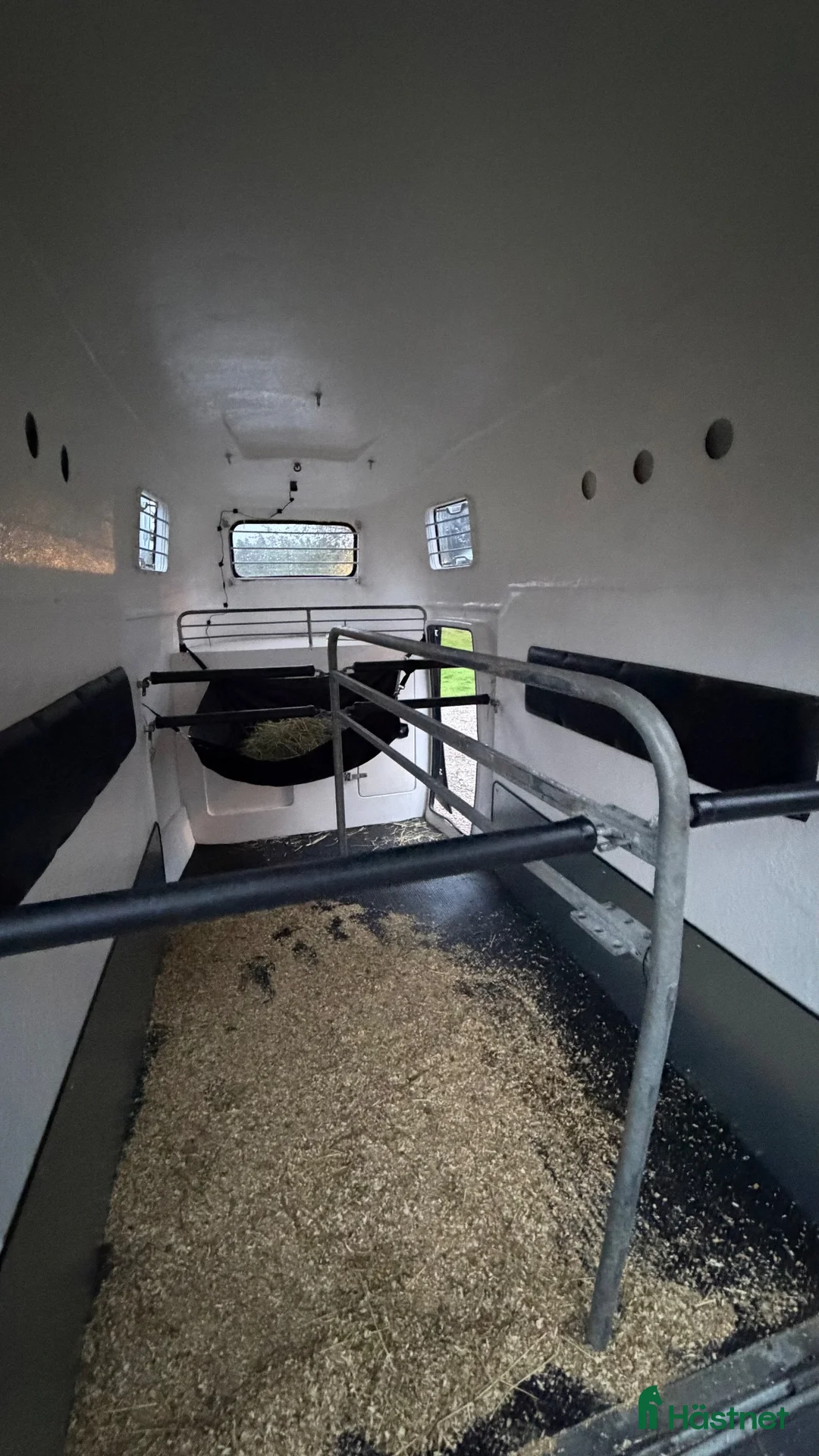 Hästtransporter  fordon & transport till salu: Rymlig, hög lastvikt, nyrenoverad - Annons 2