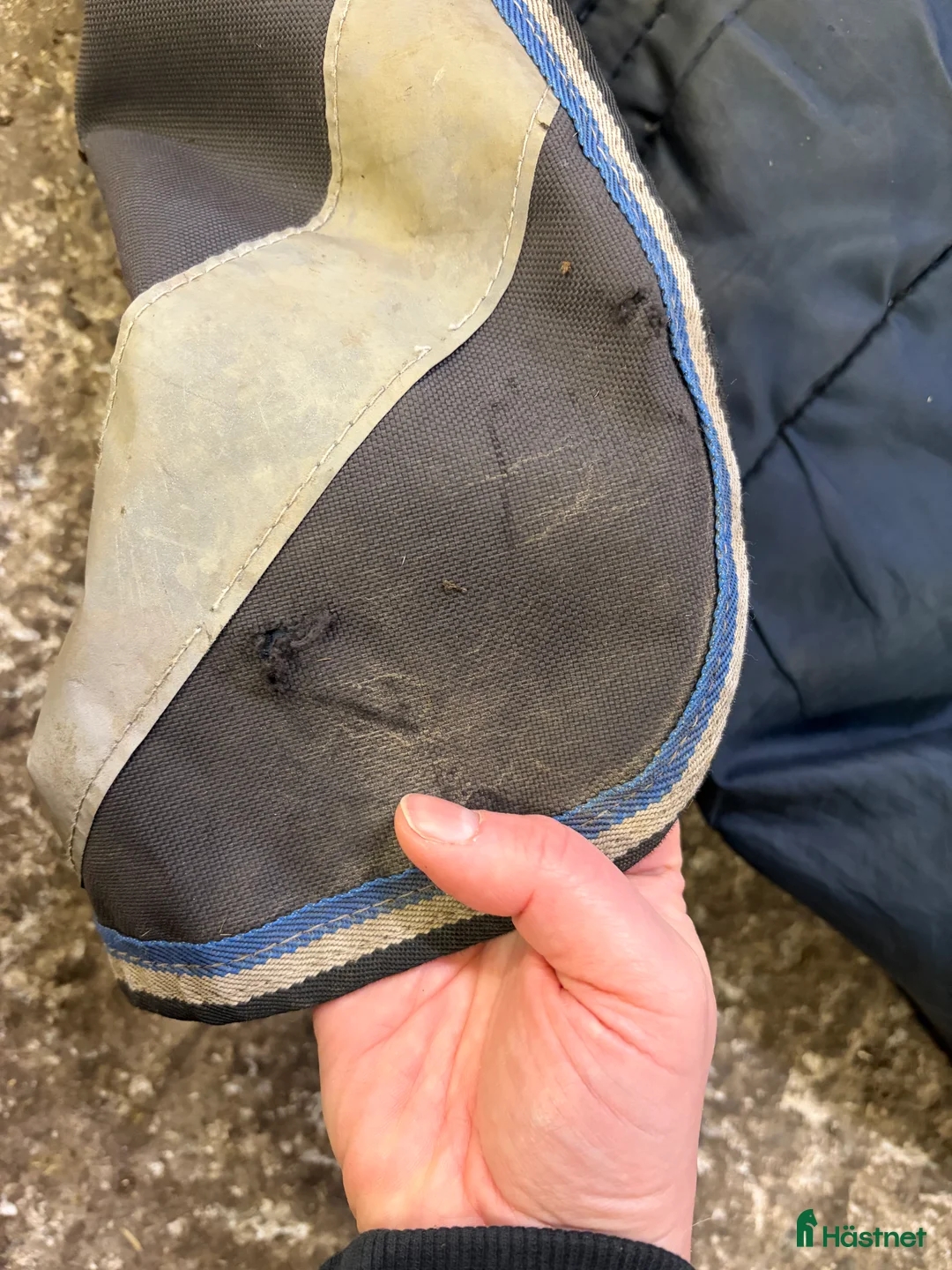 Täcken hästutrustning till salu: Amigotäcke 250 g stl 130 i Bromma - Annons 2