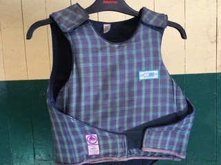 Säkerhetsvästar ryttarutrustning till salu: Säkerhetsväst i Rödeby - Annons 12