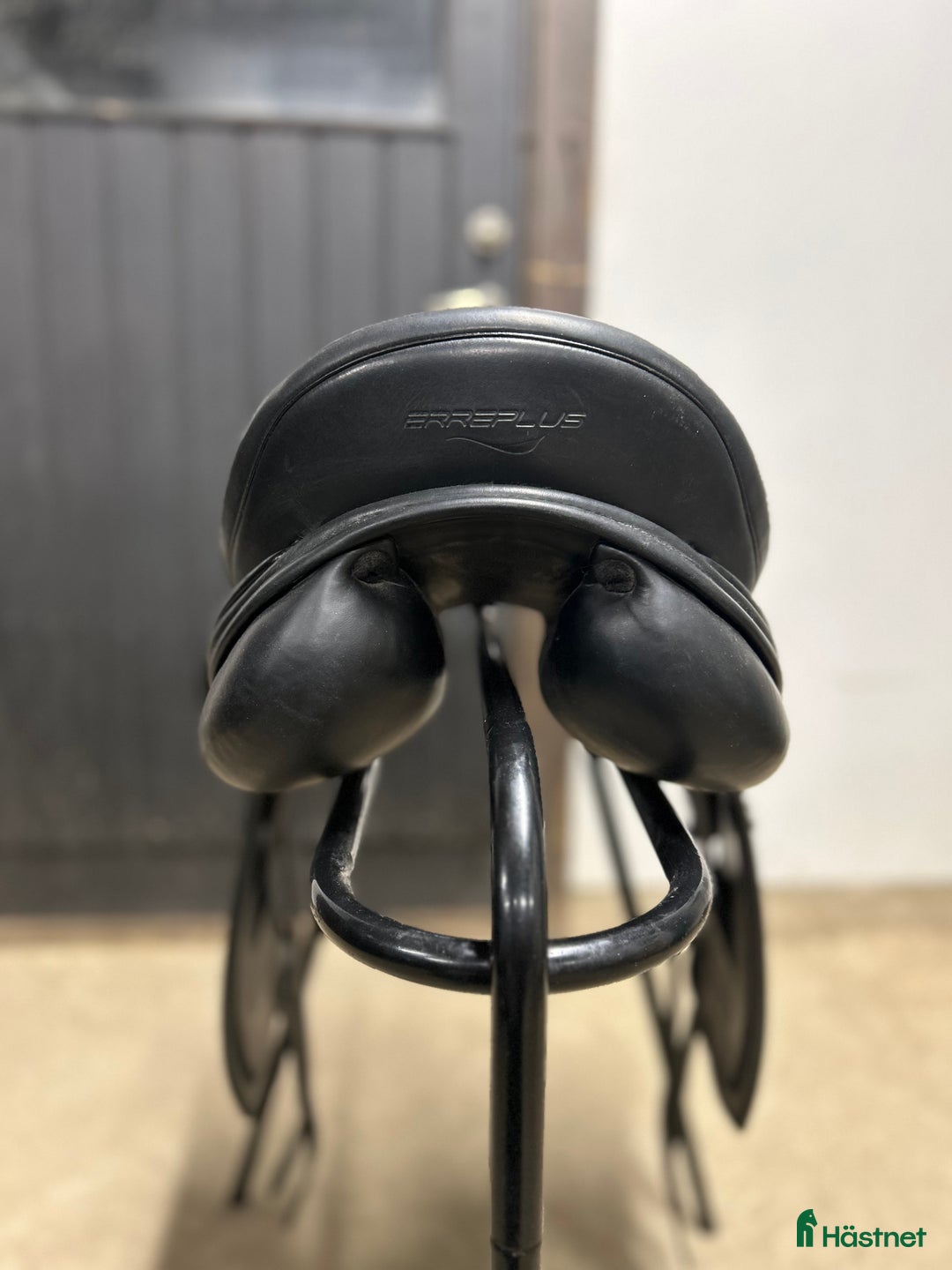 Sadlar hästutrustning till salu: Dressyrsadel Erreplus Vittoria 18’ i Söderhamn - Annons 4