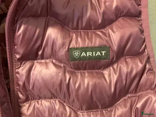 Jackor & Kavajer ryttarutrustning till salu: Ariat dunväst Light Down i Fiskebäckskil - Annons 19