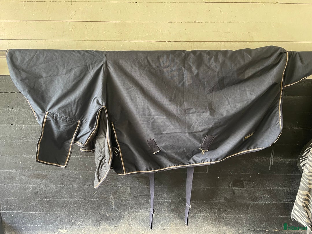 Täcken hästutrustning till salu: Utetäcke  i Skara - Annons 1