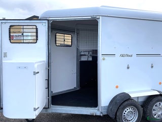 Hästtransporter fordon & transport till salu: Fautras Promax - stadig o rymlig för stora hästar i Kvicksund - Annons 9