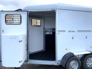 Hästtransporter fordon & transport till salu: Fautras Promax - stadig o rymlig för stora hästar i Kvicksund - Annons 6