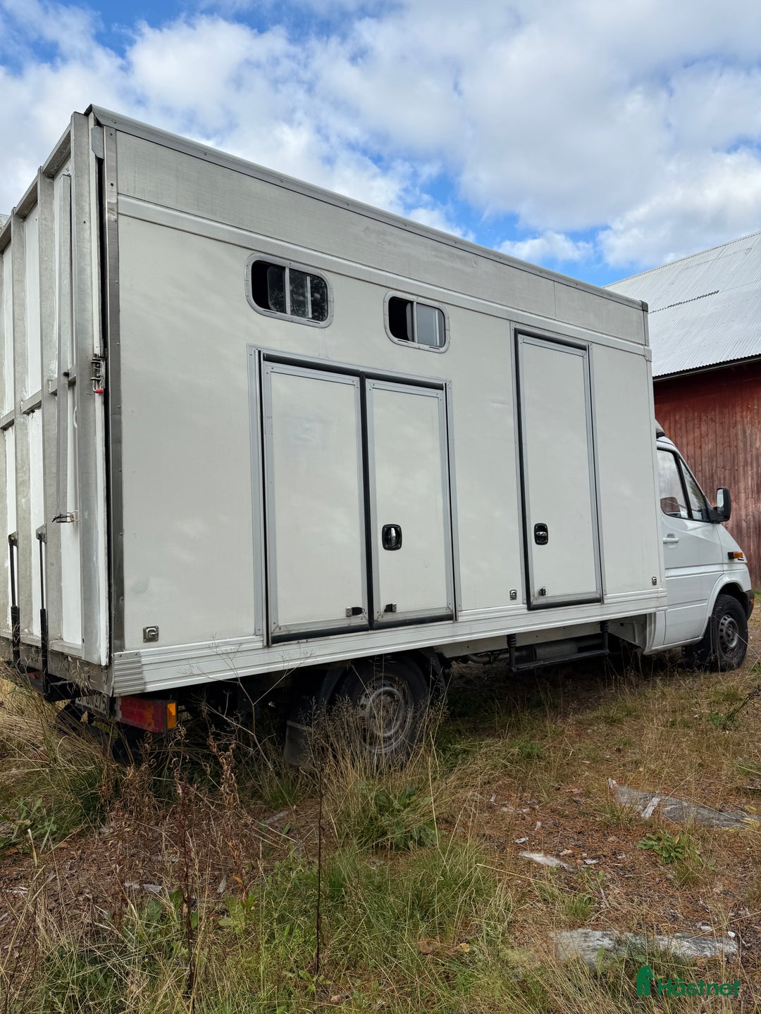 Hästlastbilar  fordon & transport till salu: Hästlastbil Lågmil, nybes, B-kort i Härnösand - Annons 2