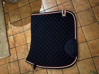 Schabrak & Vojlockar hästutrustning till salu: Marinblått med vit röd kant i Vallentuna - Annons 11