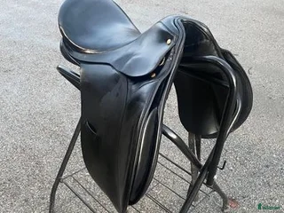 Sadlar hästutrustning till salu: Windsor dressyrsadel i Grästorp - Annons 2