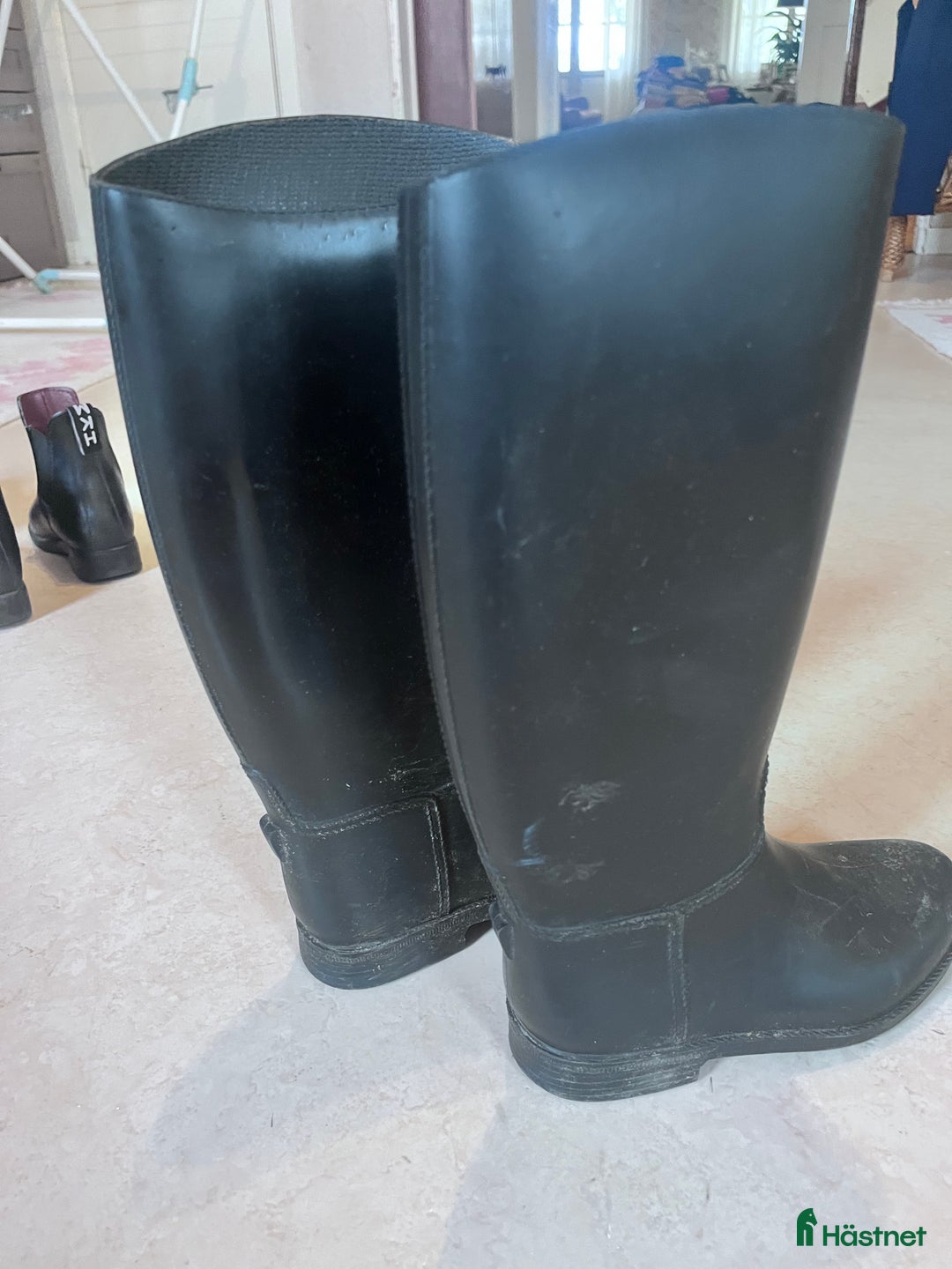 Ridstövlar ryttarutrustning till salu: Ridstövlar, konstläder i Nygård - Annons 2