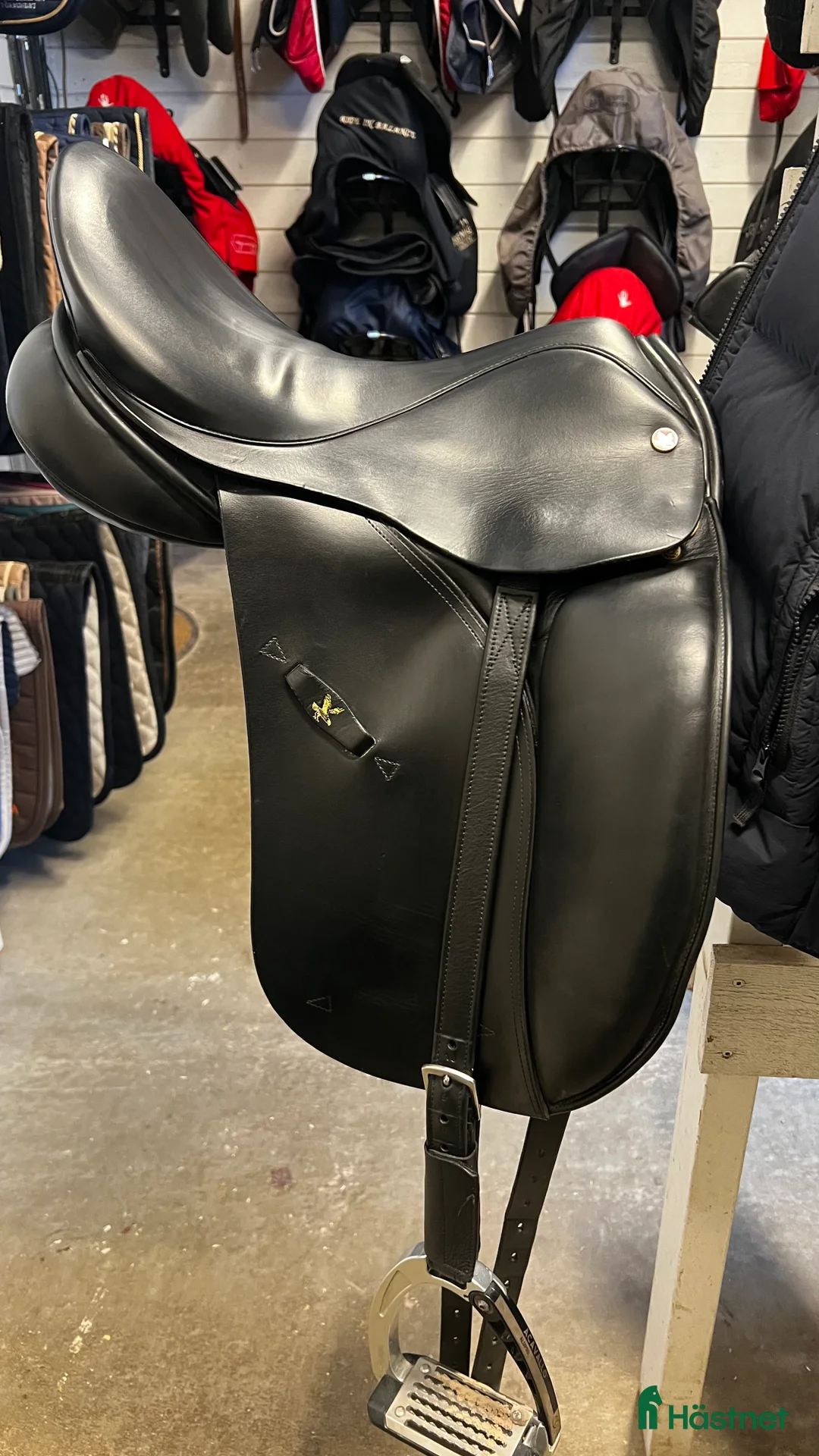 Sadlar hästutrustning till salu: Fin dressyr sadel  - Annons 2
