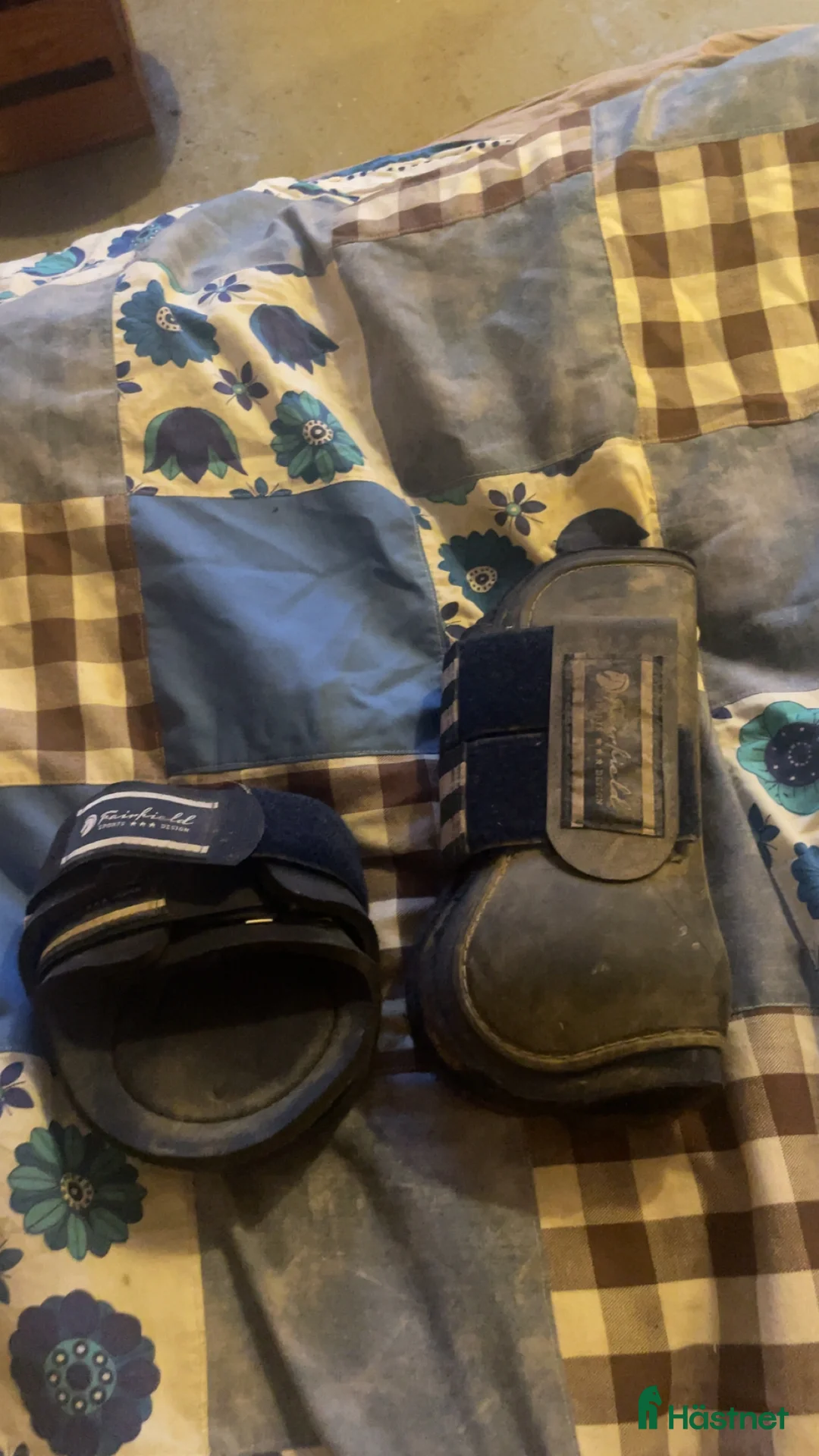 Benskydd hästutrustning till salu: Benskydd från fairfeild i Ås - Annons 1