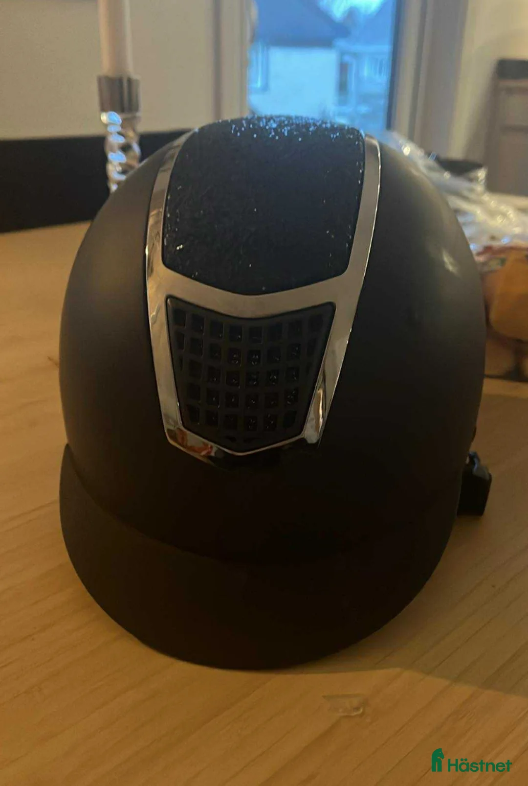 Hjälmar ryttarutrustning till salu: Hööks hjälm tillsalu i Ljungbyholm - Annons 1
