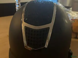 Hjälmar ryttarutrustning till salu: Hööks hjälm tillsalu i Ljungbyholm - Annons 5