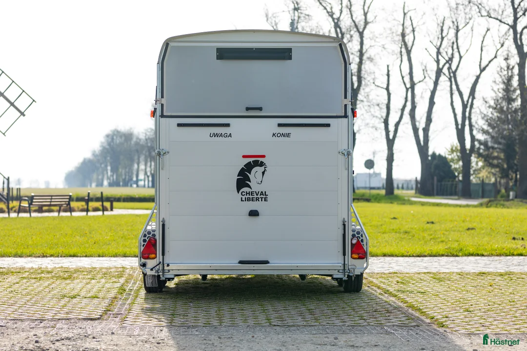 Hästtransporter  fordon & transport till salu: Cheval Liberté Maxi 2 Diagonallastad - Annons 9